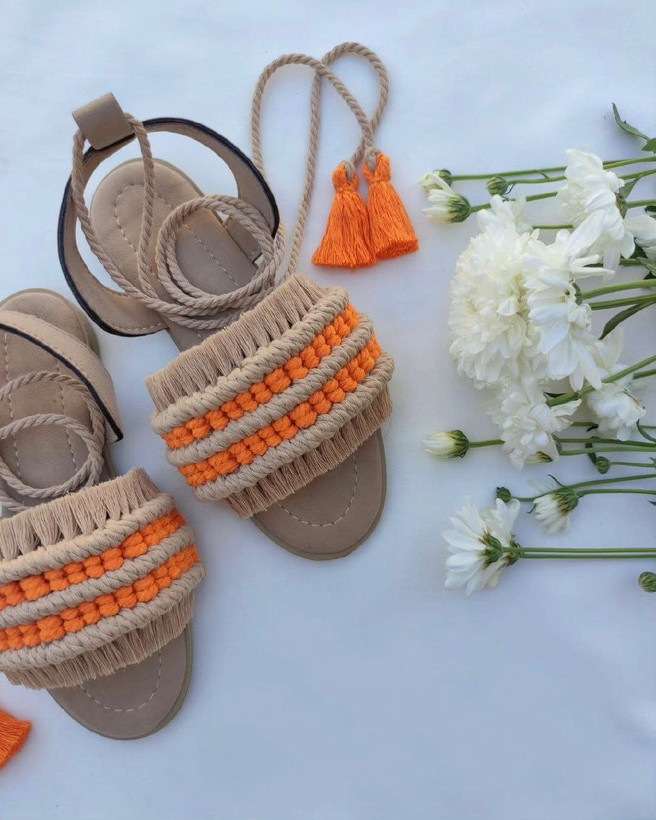 صندل مکرومه بند دار ترکیبی نارنجی کرمی | سندل مکرومه بند دار مجلسی