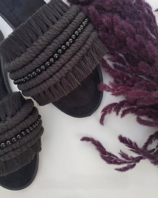 خرید سندل مکرومه مشکی با مروارید